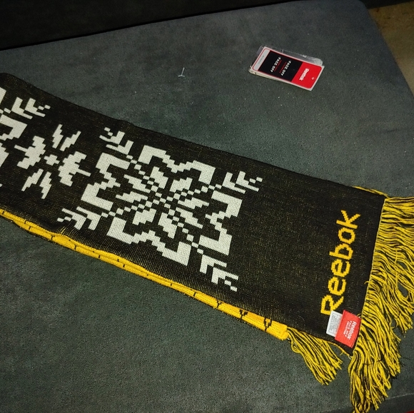 Bruins scarf - Picture 2 of 7